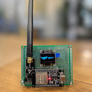 Analizues portativ i sinjaleve 2.4 GHz me ESP32, dy module NRF24L01, ekran OLED 0.96 dhe bateri litiumi 18650.