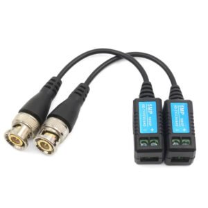 Dy video balun pasivë PM-3895 me konektorë BNC dhe terminale me vida për kabllo UTP